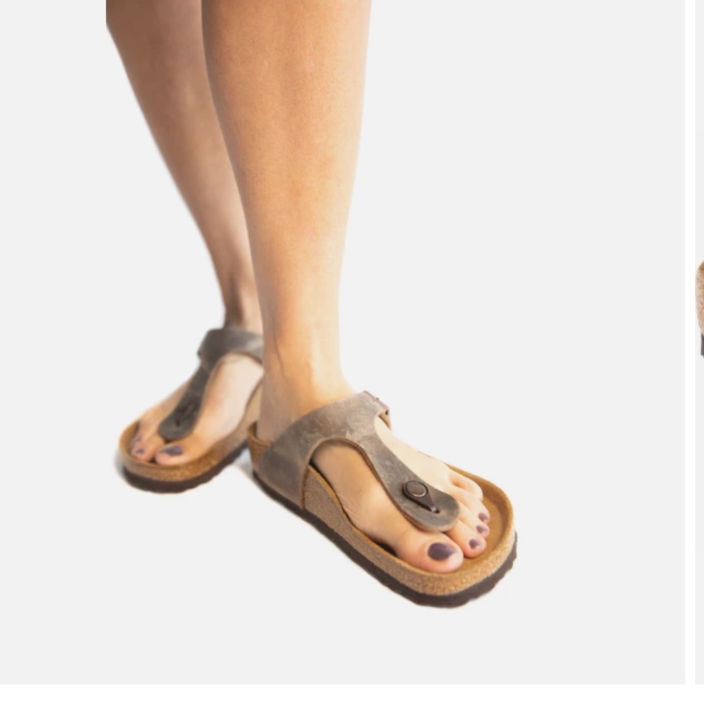 Birkenstocks Gizeh Brown Sandals. Size 40